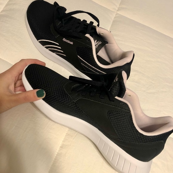 Light Pink Women’s Reebok Sneaker with tag sticker - Picture 7 of 12